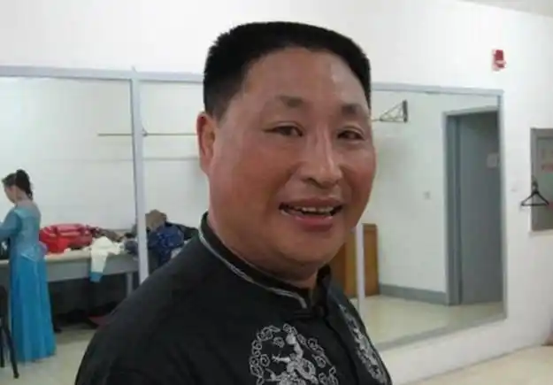 赵本山大徒弟李正春出殡:赵本山守了一夜,带领所有徒弟送行