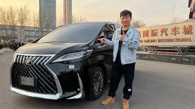 堪称国内最贵mpv,有钱任性大老板,花200多万提雷克萨斯lm350