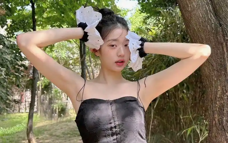 【张元英】无眼影夏日美照,隔着屏幕像猛喝了一口柠檬气泡苏打水