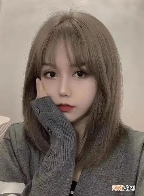 短发染什么颜色好看 2022染发今年流行什么颜色好看