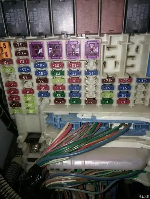 12款锋范保险盒acc是哪个求解