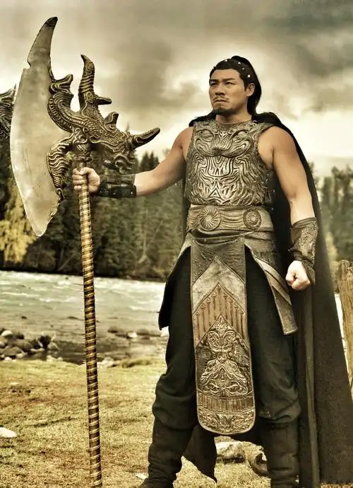 太古神王许占伟演绎反派角色亮相