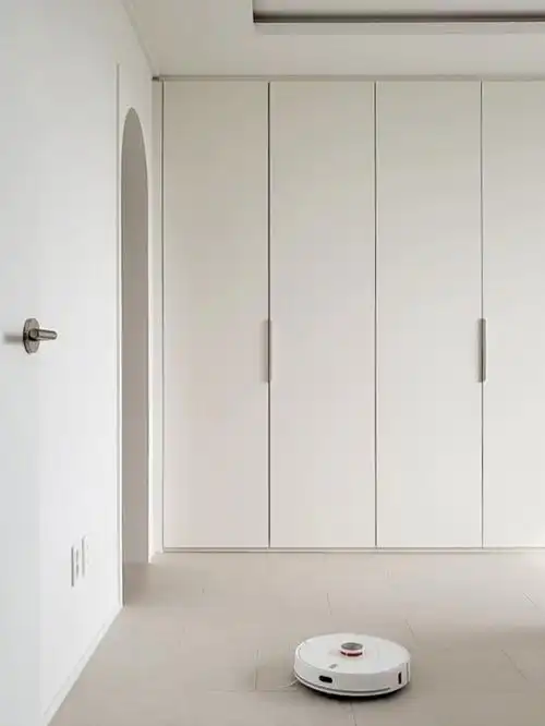 有这种极简的衣柜收拾的时候都心情好一倍