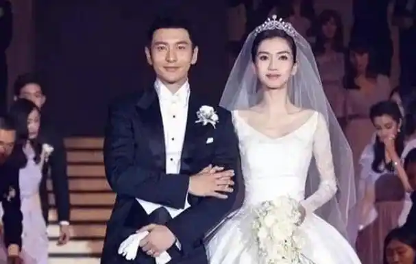 有种遗憾叫避开母亲基因,杨颖儿子小海绵,和黄晓明像是复制粘贴