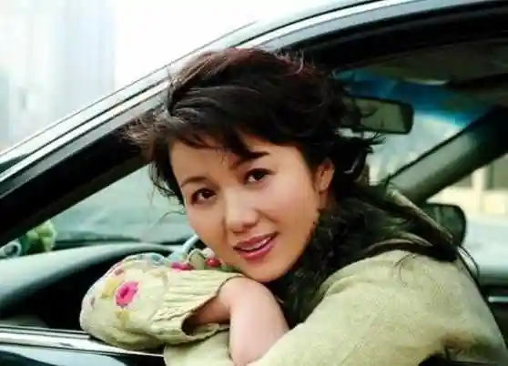 杜志国的第3任妻子拍戏时假戏真做现52岁却无人问津