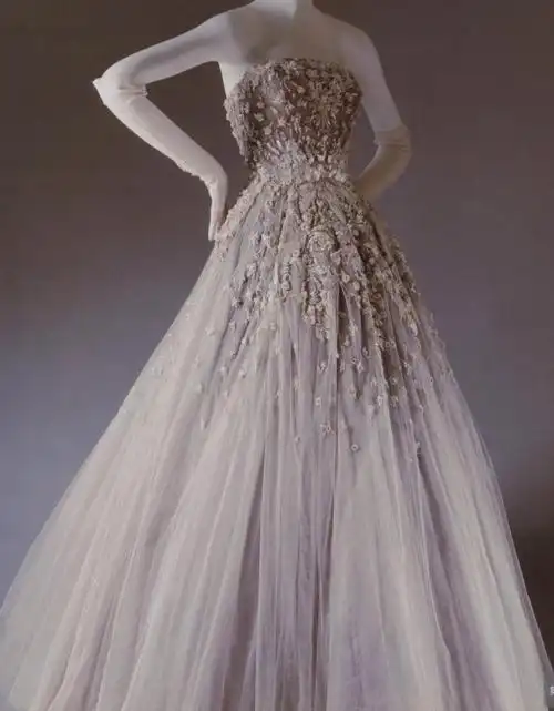 dior先生的仙气礼服跟您分享