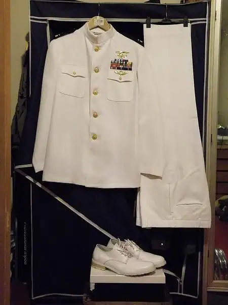 美国海军军官白色礼服