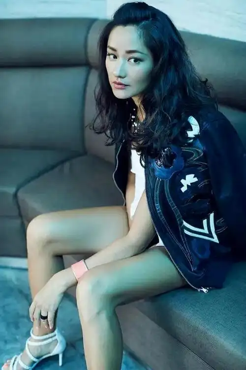 "挂历女神"瞿颖;初代国际超模,影视歌,时尚圈的多面全能女神