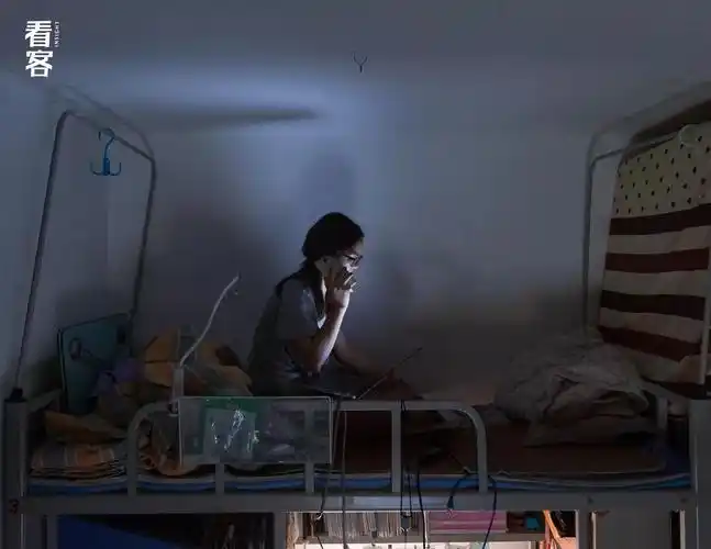 我花三年时间,拍下女生宿舍最真实的模样