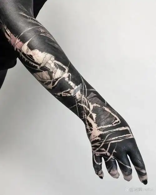 适合遮盖旧纹身的图案