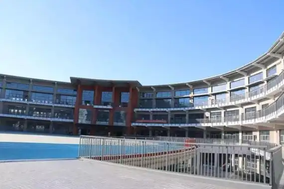 中关村三小的万柳新校区火爆网络的北京魔法学院