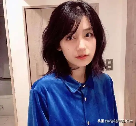 李诞老婆黑尾酱又作死在家中挂东亚病夫牌匾发微博我本是东京人如何