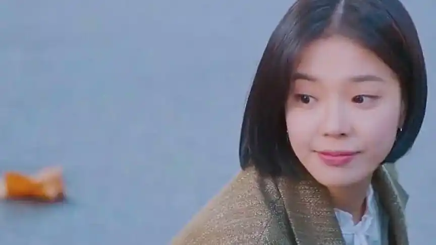 陈小满一首笑柄爱过傻过才会懂得适时的坚持与放弃