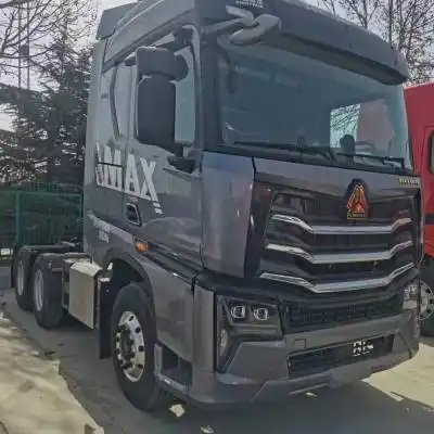 中国重汽6x4驱动豪沃max牵引车报价