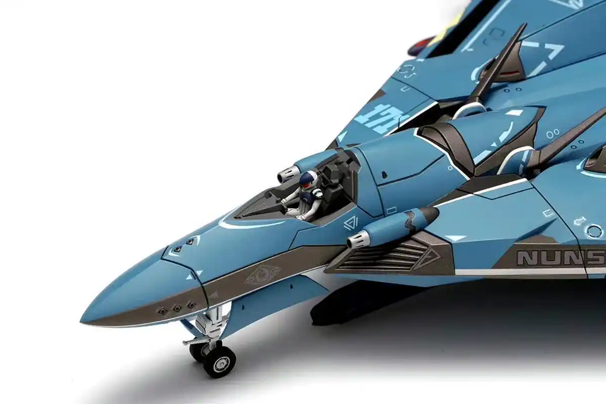 模型欣赏:wave 拼装模型 1/72 超时空要塞 vf-171 梦魇plus.