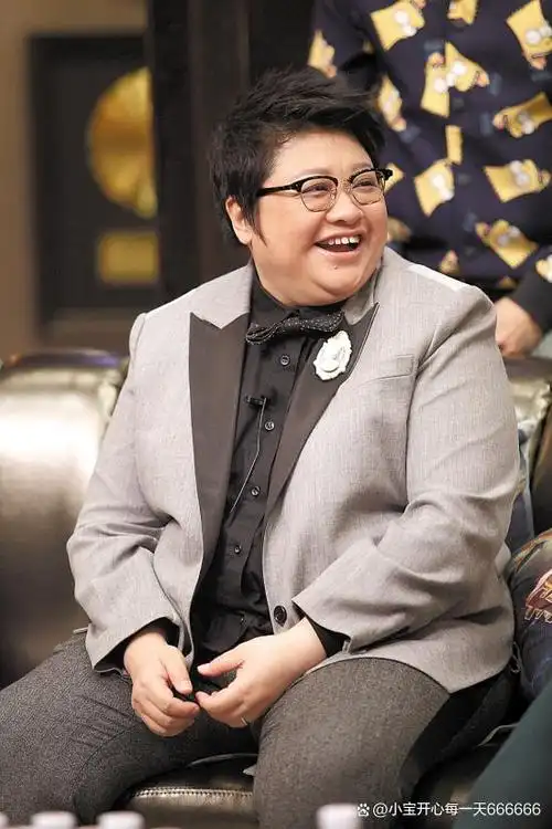 韩红首次公开回应被举报,网友:堂堂正正不用怕!