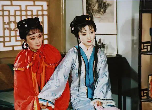 香菱学诗不敢烦宝钗为何敢烦史湘云和林黛玉