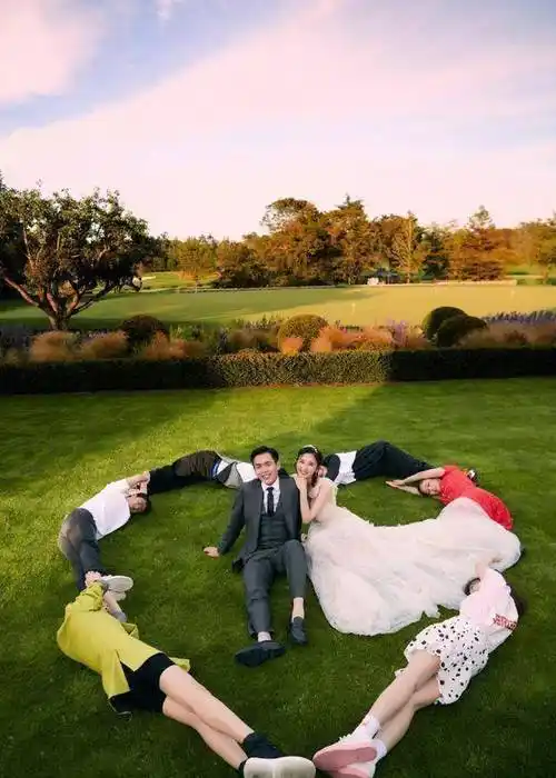 沈梦辰晒出张若昀唐艺昕一组结婚照,网友催婚什么时候嫁给杜海涛