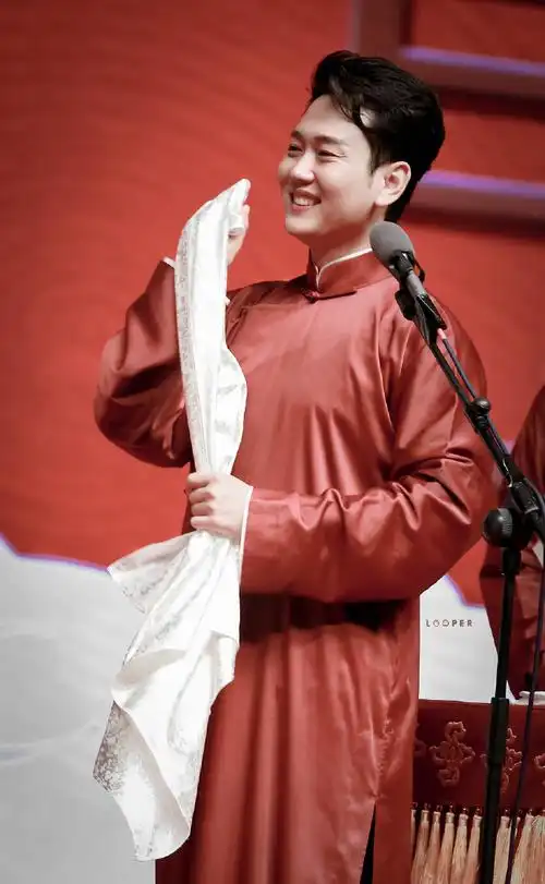 孟鹤堂 你笑起来真好看