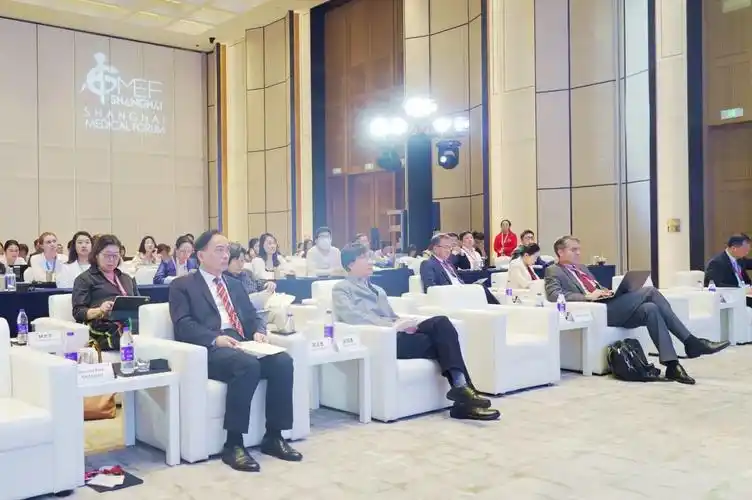 副所长叶阳,世卫组织前助理总干事,北京大学公共学院全球卫生系教授