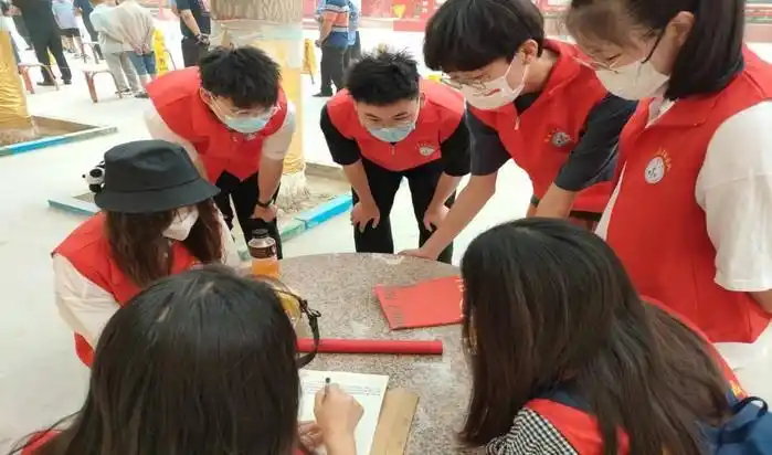 医学影像学院开展大学生暑期社会实践深入基层服务群众