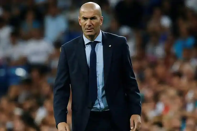 不懂感恩!皇马球迷曾骂c罗,再骂皇马欧冠功臣:太差,抓紧滚!