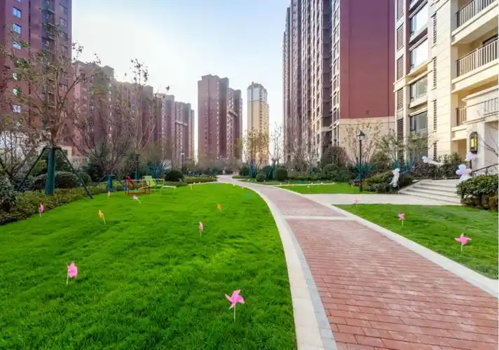 宅间花园的设计,是参考牛津街62号花园.