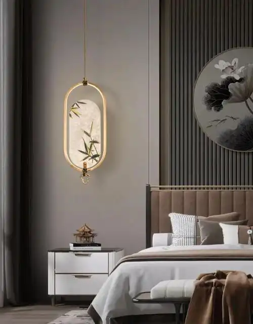 新中式风格有着庄重雅致的特点,在饰品的搭配上不仅延续了这个特点