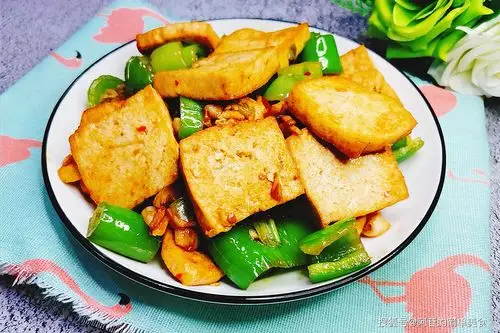 食之有味的香炒豆腐虽说是素菜照样让你吃得有滋有味