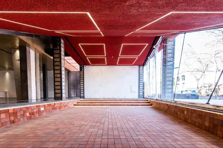 ucca尤伦斯当代艺术中心大堂图片