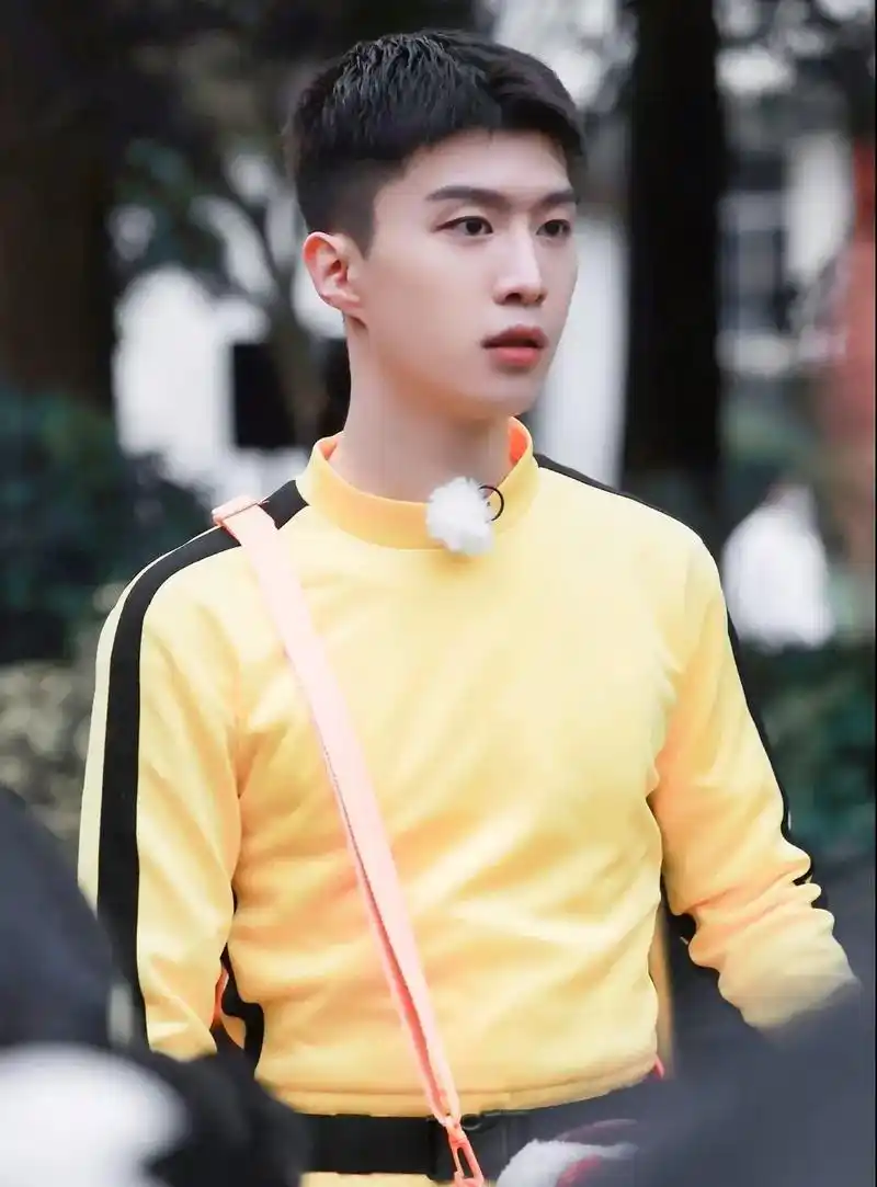 抖音图文来了 #范丞丞 #丞星 今日的#青春环游记 一起看 - 抖音