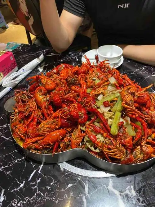 潮胖子龙虾王(仓山店)-"团建说来这家很近的小店,一开始不以为然,.