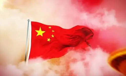 小学向新中国成立70周年献礼 写美篇    王园长代表学校在国旗下讲话