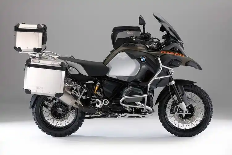 蜂鸟网 汽车频道 换一种出行方式 宝马r1200gs长途旅行摩托  &