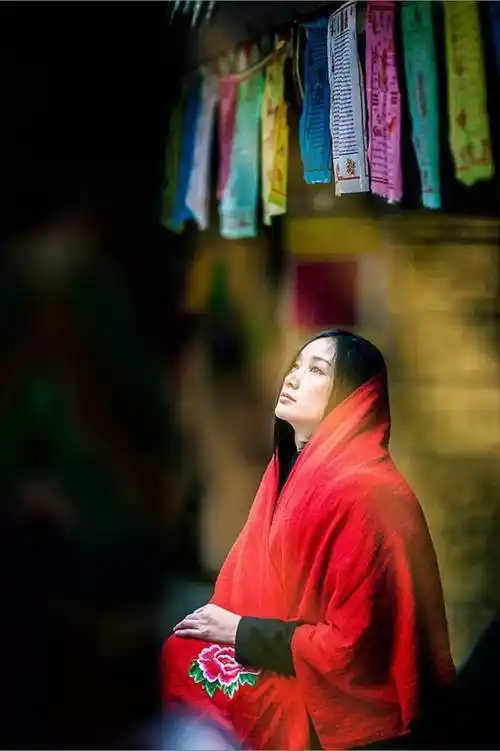 一潭静水,一片青云,一声蝉鸣,一个背影,在云林深处,烟火人间,皆隐藏着