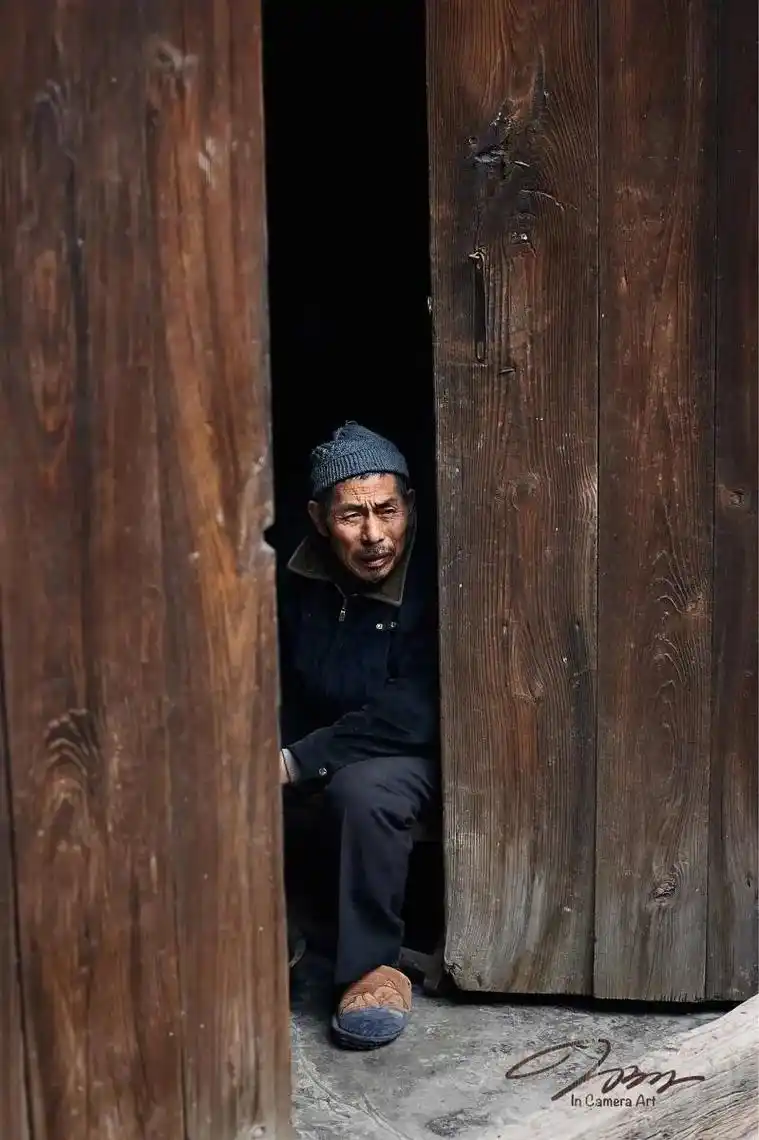 留下岁月的痕迹 #只有照片能记录这份珍贵 #句子很短却字字 - 抖音