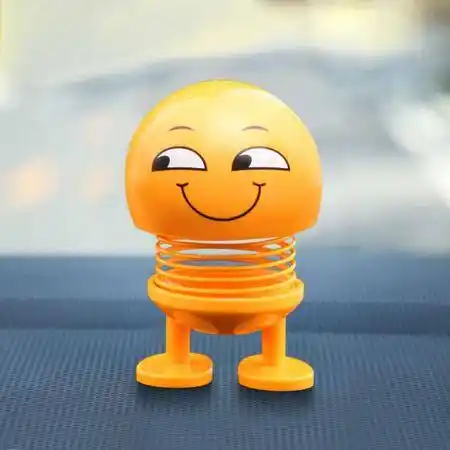 弹簧摇头公仔卡通摆件车载表情包汽车摆件车内装饰用品抖音同款