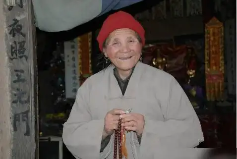 尼姑,85岁高龄能坚持打坐108天,称能和菩萨交流|佛法|寺院|佛门|出家
