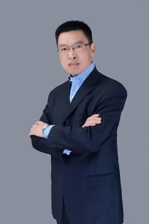 总工程师,正高职高级规划师,注册城市规划师,毕业于重庆建工学院.