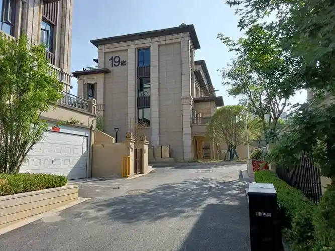 市区别墅 保利林语溪 带前后花园,保利林语溪二手房,540万,6室4厅,2卫