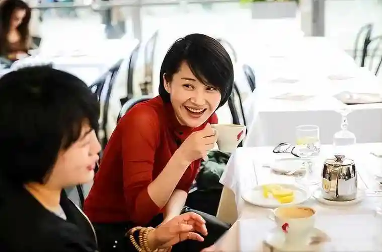 如综艺节目《花儿与少年》中她的表现令人瞩目,但许晴从未因此改