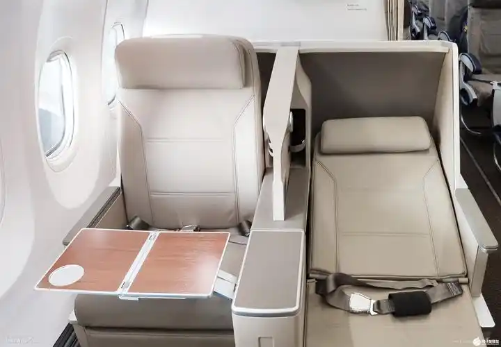 东航技术完成了首架波音737客机公务舱座椅的改装设计