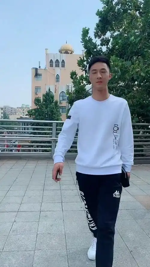 重新介绍一下,89年的我身高177,体重130斤