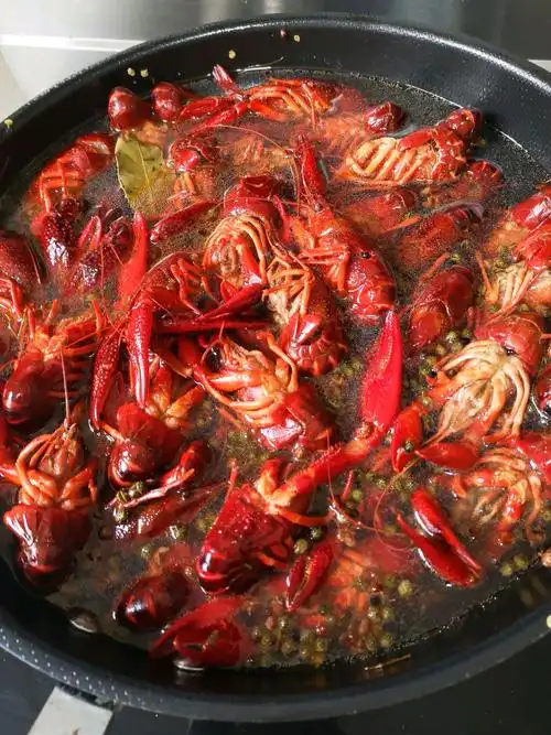 家常香辣小龙虾尾做法(炒龙虾尾的做法麻辣)-52线报网