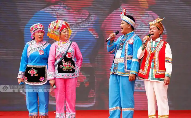 柳城传统山歌唱扶贫山歌王齐聚舞台一展歌喉