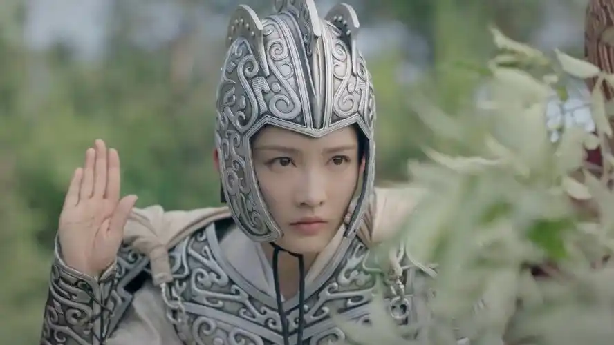 李沁锦绣南歌 戎装骊歌霸气回归太飒了!