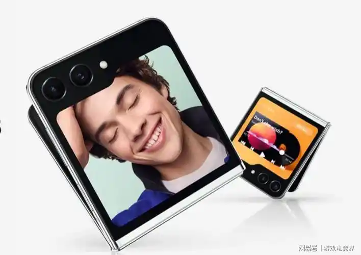 智能产品助力穿搭三星galaxyzflip5折叠屏手机堪称时尚单品