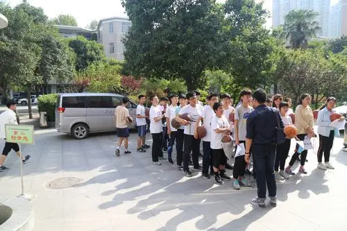 2017年中招体育考试郑州回中考点有序进行