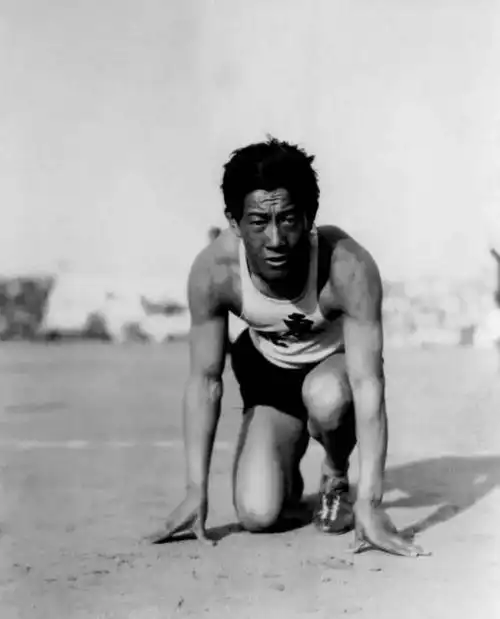 刘长春不顾日伪威胁坚持为国出战奥运孤身一人迎战整个世界