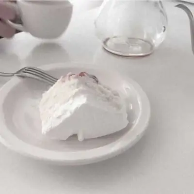 二兽ins白色系背景图